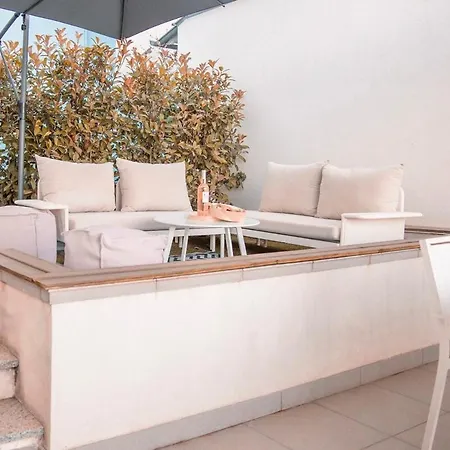 Apartment Porte De Monaco, Duplex Avec Terrasse Et Parking *